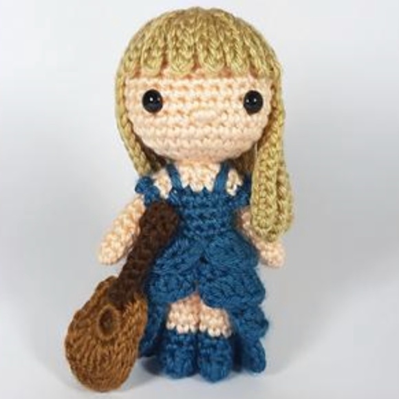 Taylor Swift Crochet Doll - Picture 1 of 4